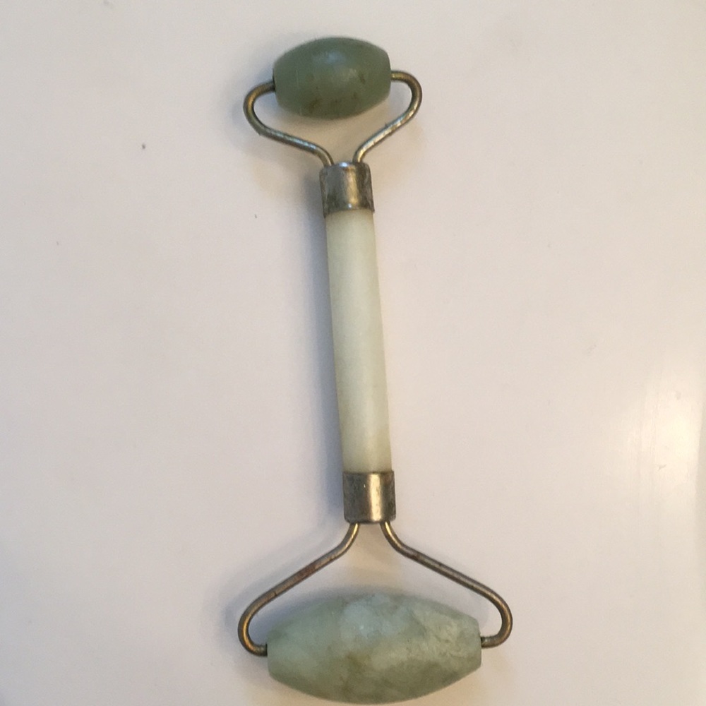 Jade 💚 Facial Roller